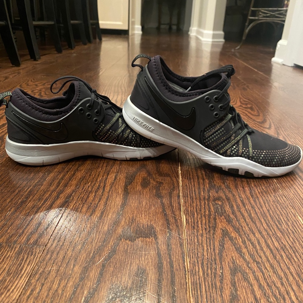 Nike Black Sneakers
